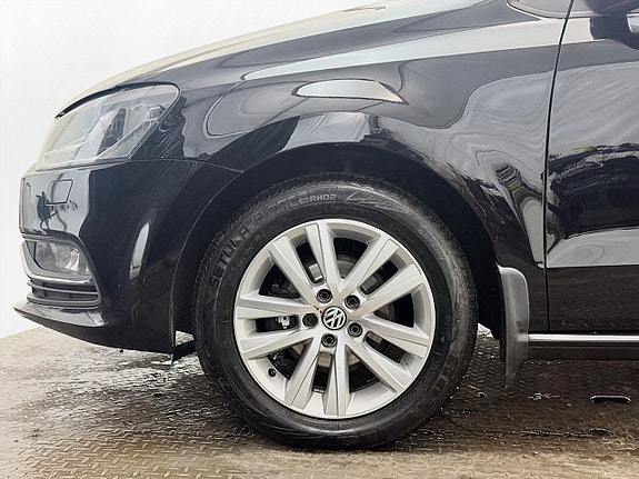 Volkswagen Polo 10 of 22