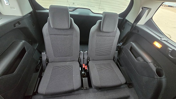 Peugeot 5008 11 of 16