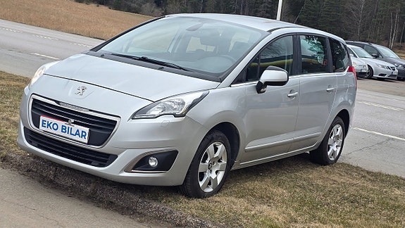 Peugeot 5008 2 of 5