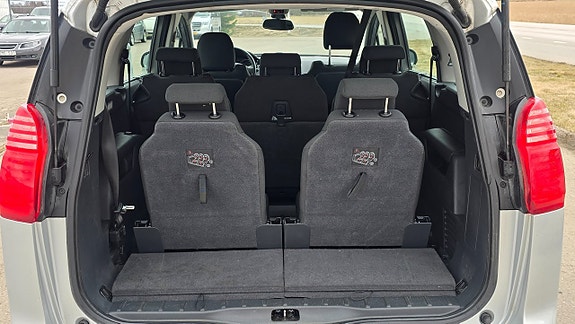 Peugeot 5008 12 of 16