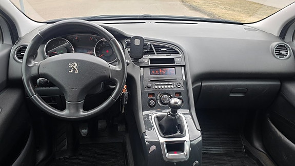 Peugeot 5008 9 of 16