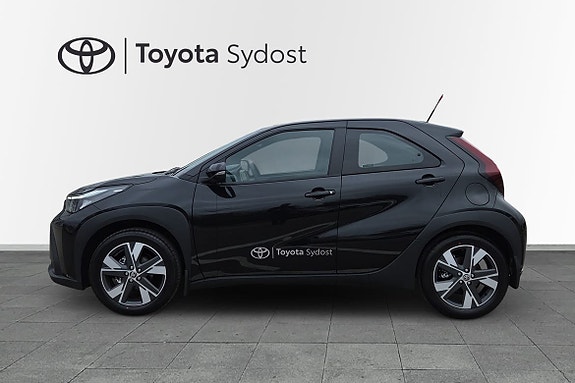 Toyota Aygo X 3 of 17
