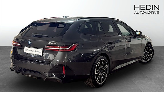 BMW 530e 2 of 12