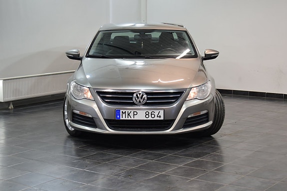 Volkswagen Passat CC 2 of 5
