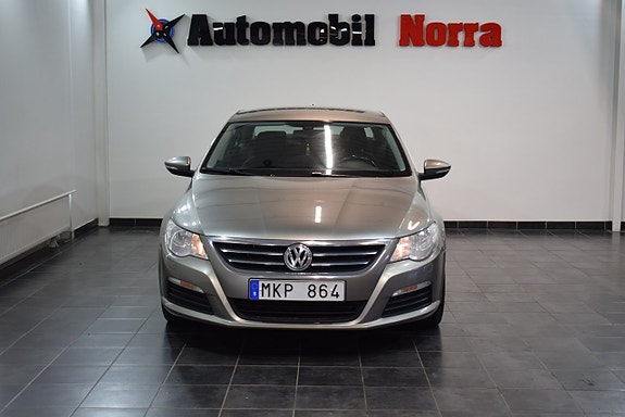 Volkswagen Passat CC 3 of 5