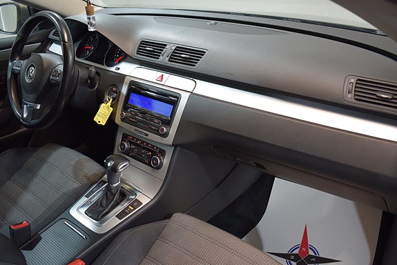 Volkswagen Passat CC 11 of 14