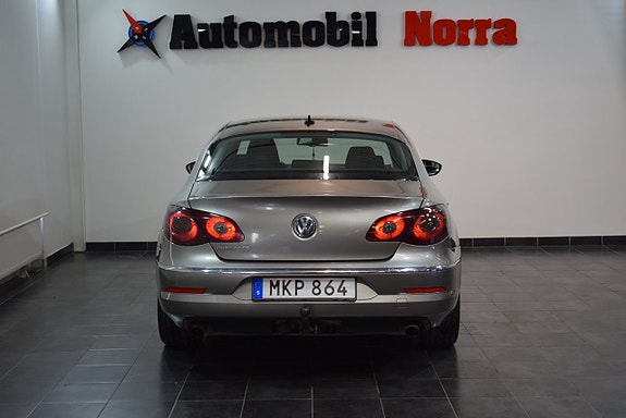 Volkswagen Passat CC 4 of 5
