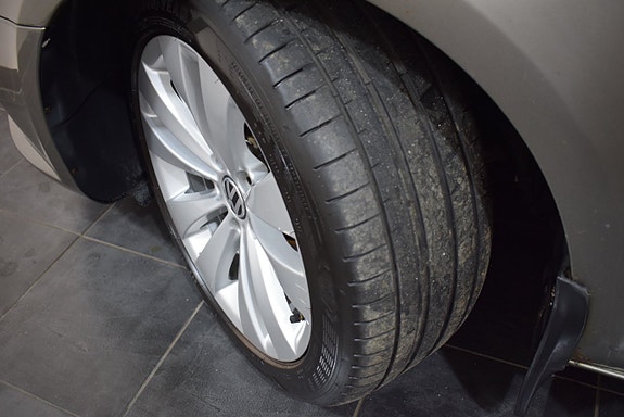 Volkswagen Passat CC 14 of 14