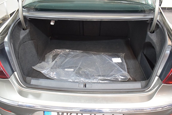 Volkswagen Passat CC 12 of 14