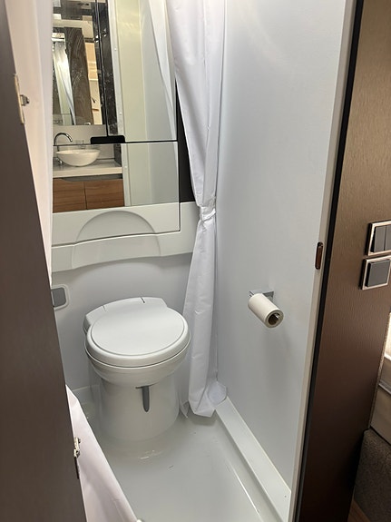 Adria Alpina 763 UK 12 of 16