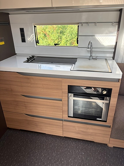 Adria Alpina 763 UK 4 of 16