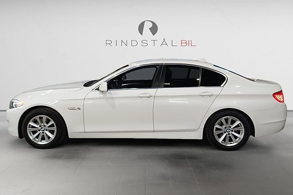 BMW 523i 4 of 5