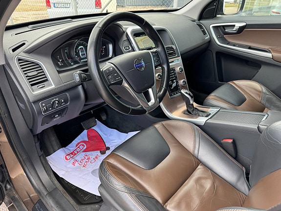 Volvo XC60 9 of 19