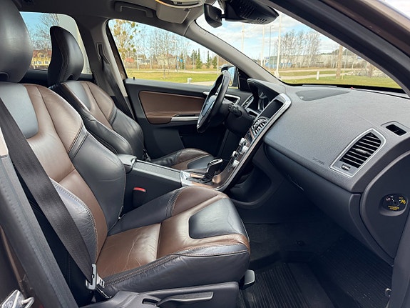 Volvo XC60 13 of 19