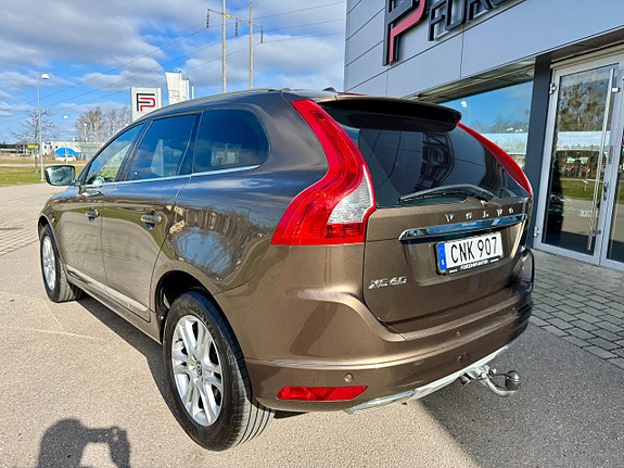 Volvo XC60 3 of 19