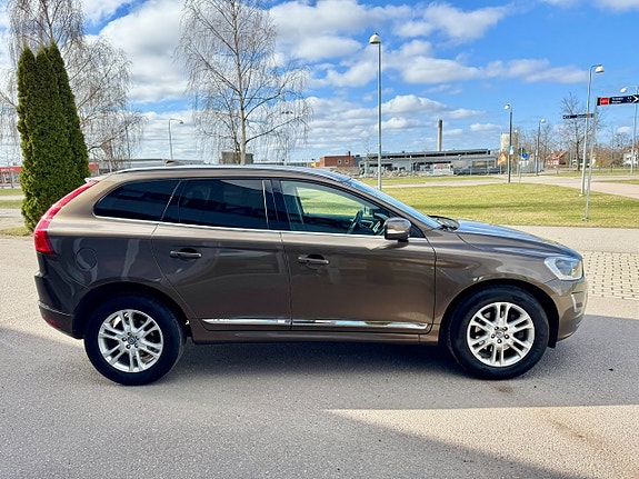 Volvo XC60 5 of 19