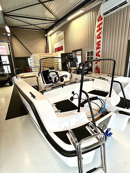 Ryds 490VI Sport med Yamaha 50hk white pearl 7 of 11