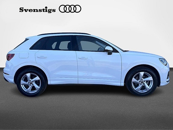 Audi Q3 3 of 5
