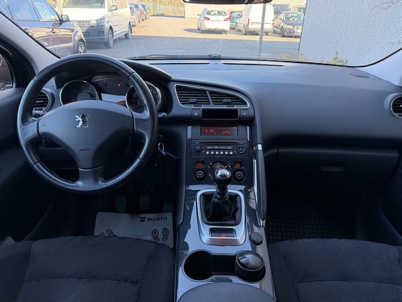 Peugeot 3008 8 of 17