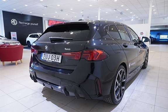 BMW 120 4 of 14