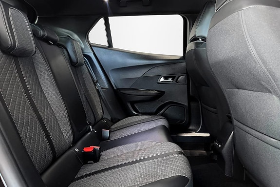 Peugeot 2008 8 of 15