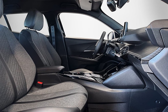 Peugeot 2008 7 of 15