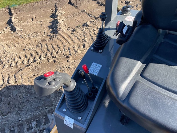 Multiloader L10 / Kubota / Hydrostat / 4WD / 179.900 ex moms 5 of 8