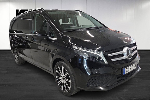 Mercedes-Benz V250 2 of 5