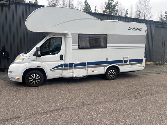 Dethleffs A 5881 Dragkrok / Ac  /3500 Kg /6 Bäddar /2879 kr/mån