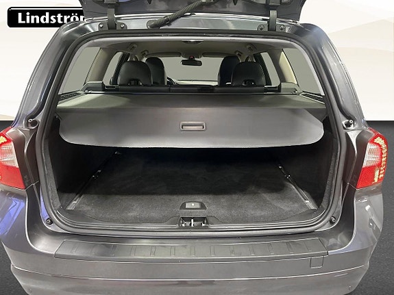 Volvo V70 12 of 18
