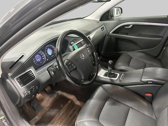 Volvo V70 13 of 18