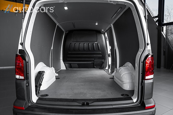Volkswagen Transporter 12 of 27
