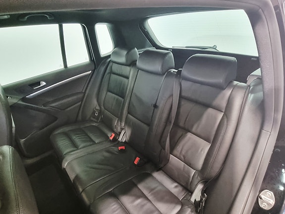 Volkswagen Tiguan 10 of 25