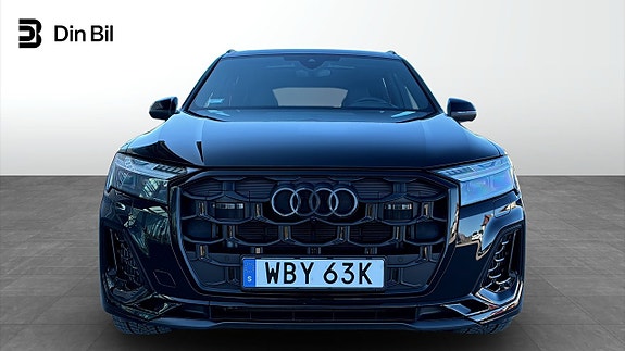 Audi Q7 2 of 5