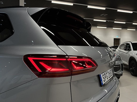 Volkswagen Touareg 8 of 23