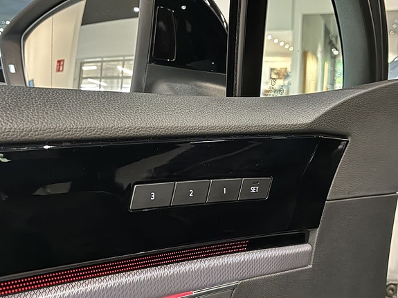 Volkswagen Touareg 15 of 23
