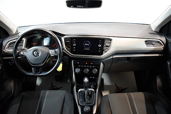 Volkswagen T-Roc 11 of 19