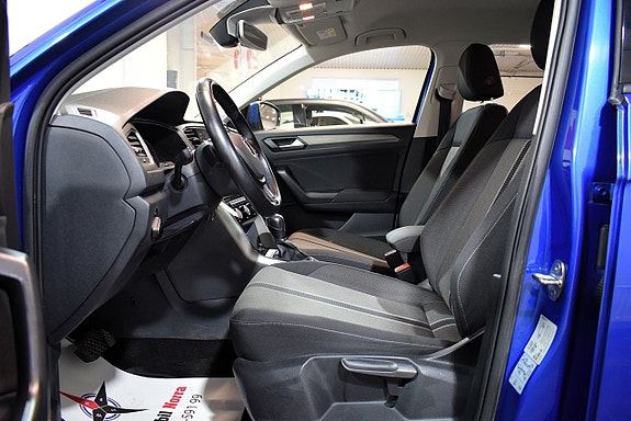 Volkswagen T-Roc 8 of 19