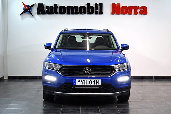 Volkswagen T-Roc 3 of 5