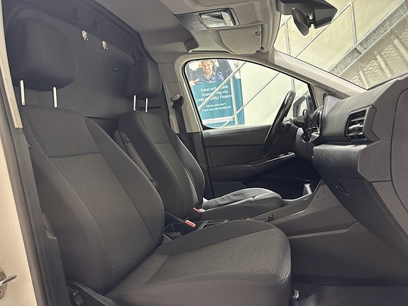 Volkswagen Caddy Maxi 11 of 27