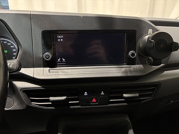 Volkswagen Caddy Maxi 13 of 27