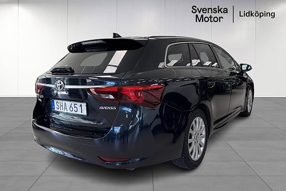 Toyota Avensis 5 of 5