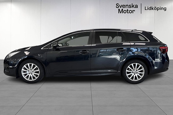 Toyota Avensis 3 of 5