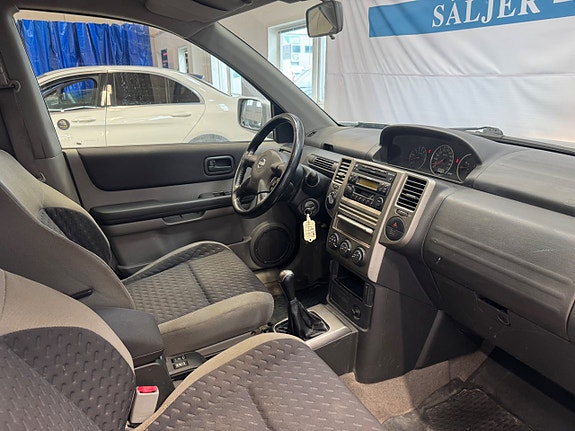 Nissan X-Trail 10 of 16