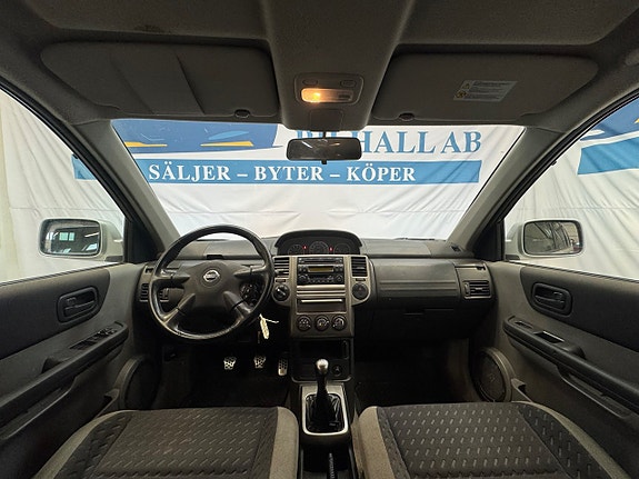 Nissan X-Trail 9 of 16