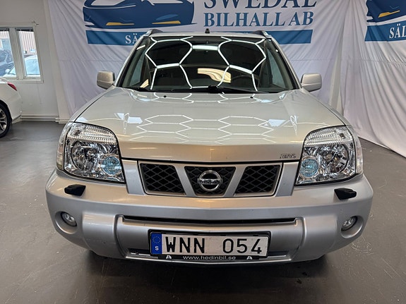 Nissan X-Trail 2 of 5