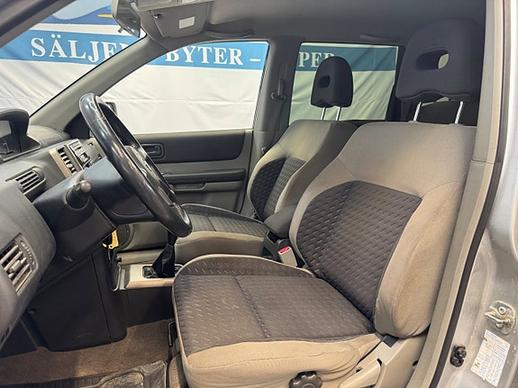Nissan X-Trail 11 of 16