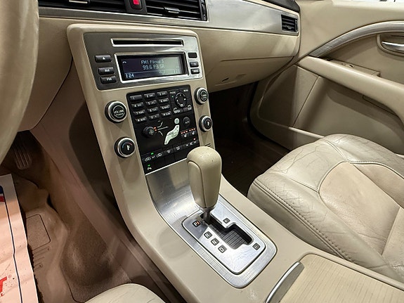Volvo V70 10 of 18