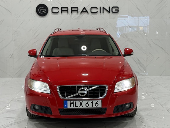 Volvo V70 2 of 18