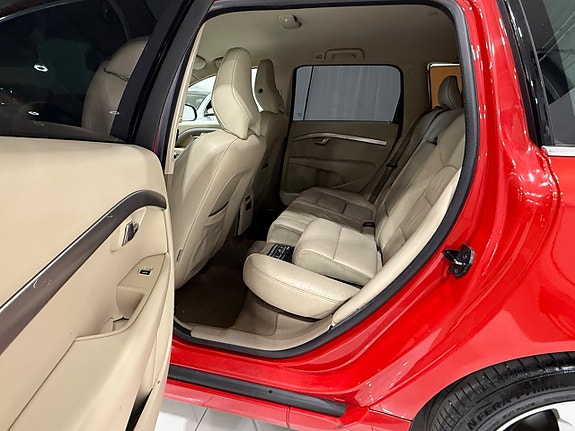Volvo V70 11 of 18